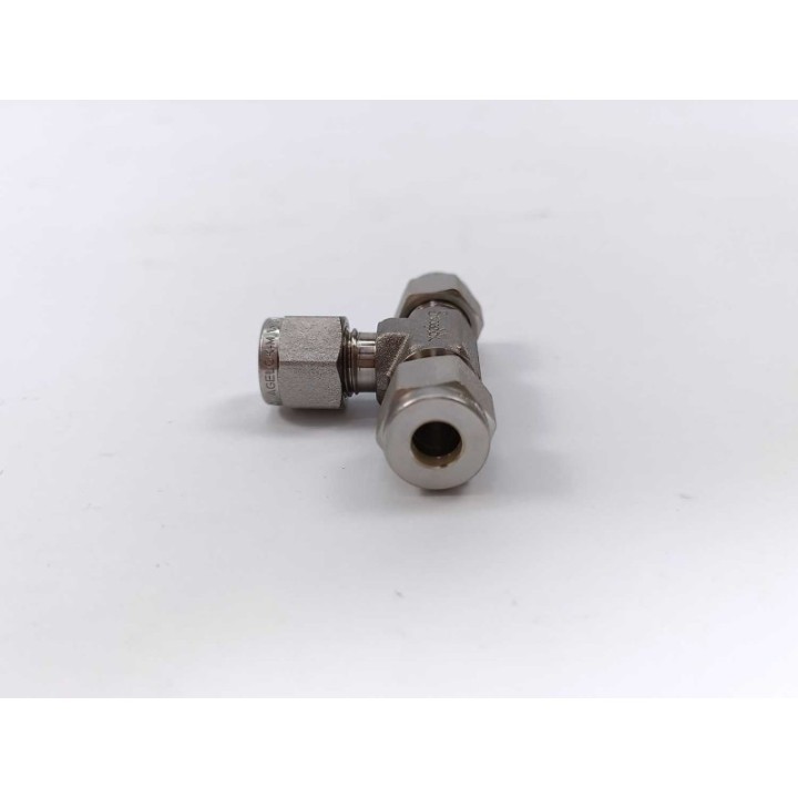 Swagelok M-400-3