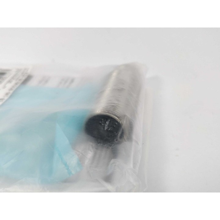 OMRON E2A-M18KS08-M1-B2