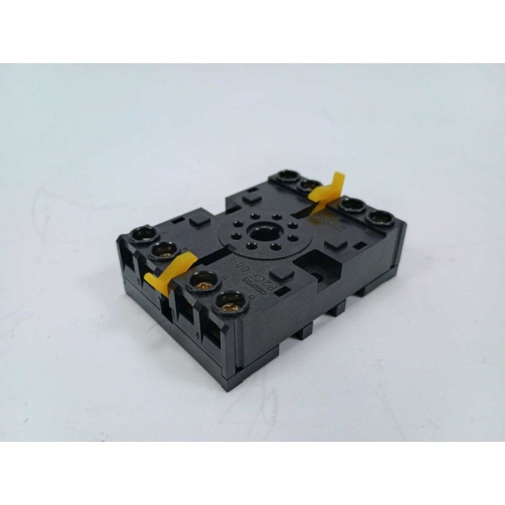Omron Omron P2CF-08-E 250V AC