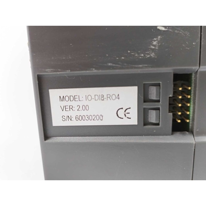 IO-DI8-RO4