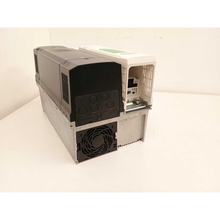 NIDEC   Control Techniques M700-06400350A