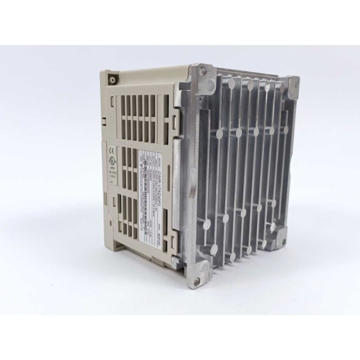 OMRON   YASKAWA CIMR-V7AZ40P2 OMRON   YASKAWA CIMR-V7AZ40P2