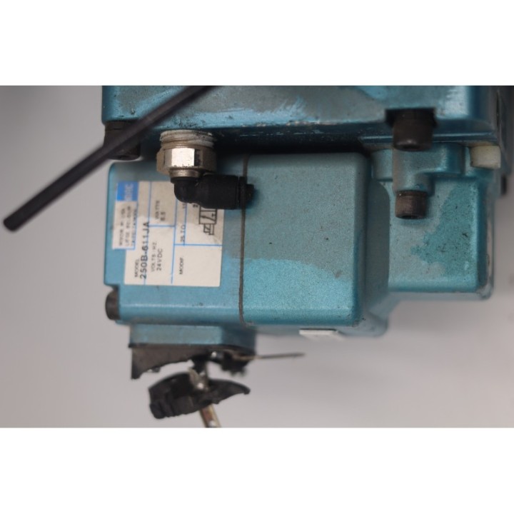 MAC Mac Valves 58D-76-611JA + 250B-611JA MAC Mac Valves 58D-76-611JA + 250B-611JA