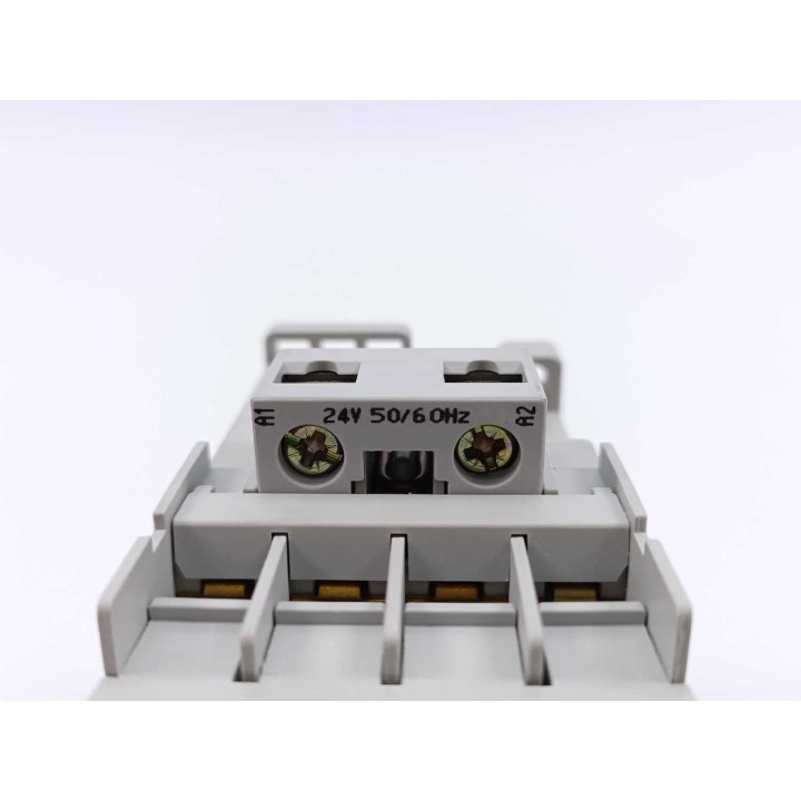 AB 100-C09KJ01