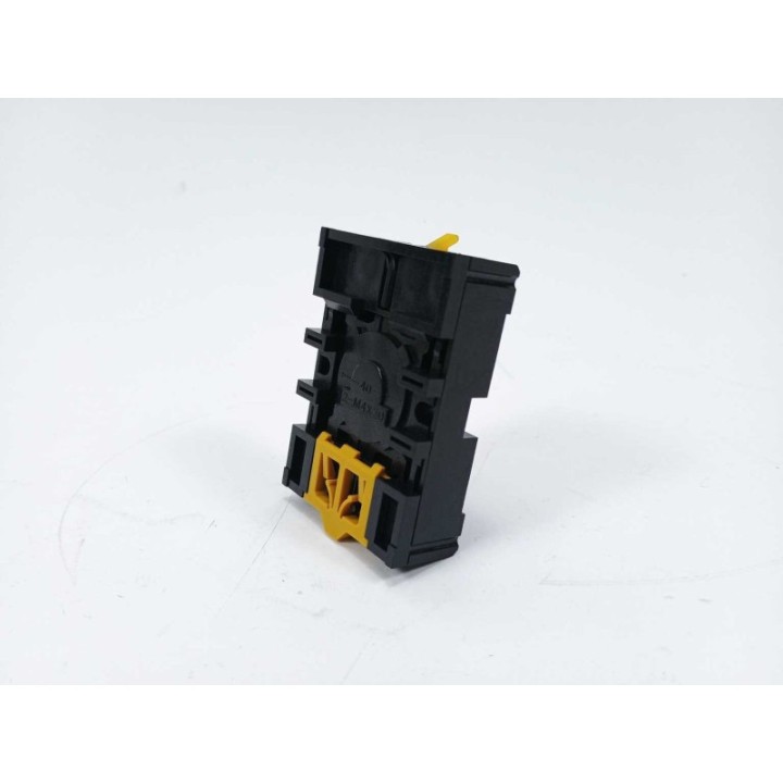 Omron Omron P2CF-08-E 250V AC