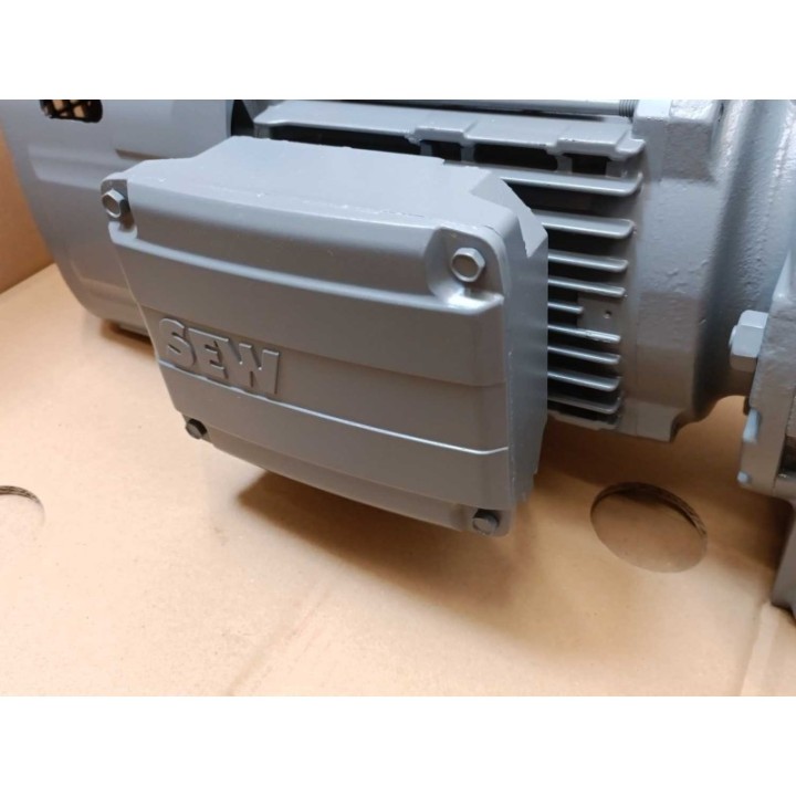 SEW-EURODRIVE  KA77 T DRN90S4 BE2HR