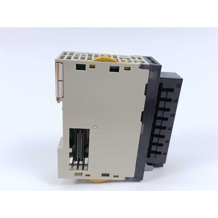 OMRON CJ1W-OD211