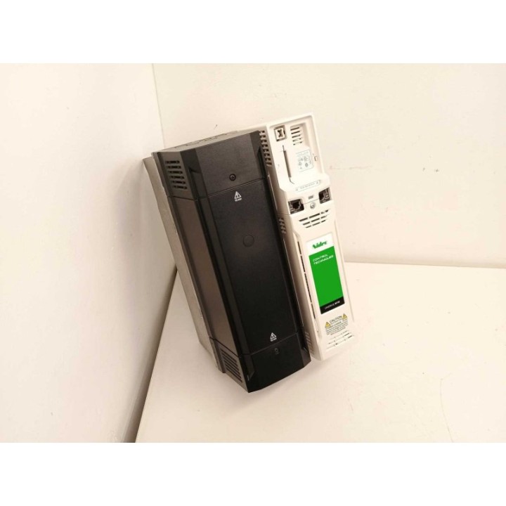 Control Techniques M700-06400350A