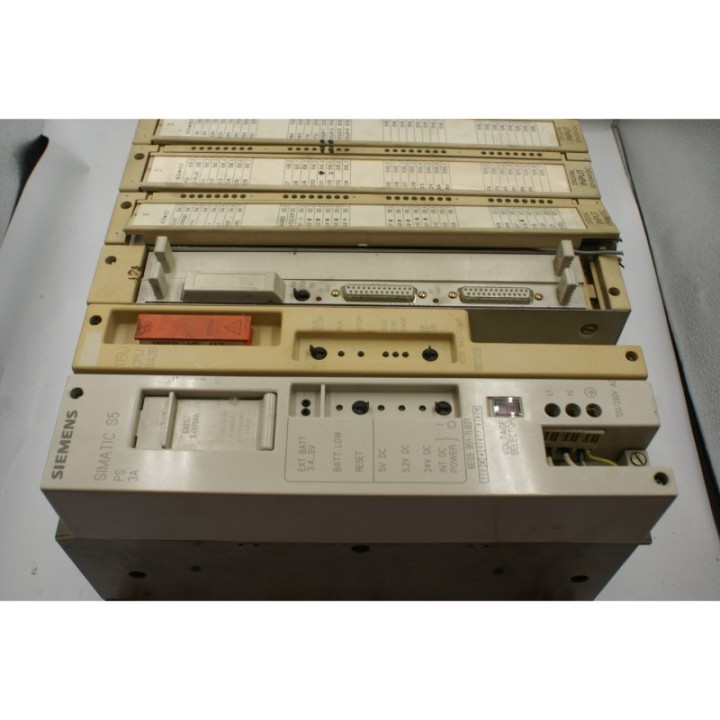 SIEMENS Zestaw Siemens SIMATIC S5 6ES5: 1x 951-7LB21, 2x 430-7LA12, 1x 430-7LA11, 2x 451-7LA11, 1x 943-7UB11, 1x 525-3UA21