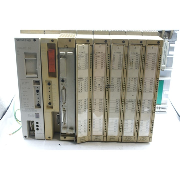SIEMENS Zestaw Siemens SIMATIC S5 6ES5: 1x 951-7LB21, 2x 430-7LA12, 1x 430-7LA11, 2x 451-7LA11, 1x 943-7UB11, 1x 525-3UA21