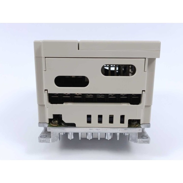 OMRON   YASKAWA CIMR-V7AZ40P2