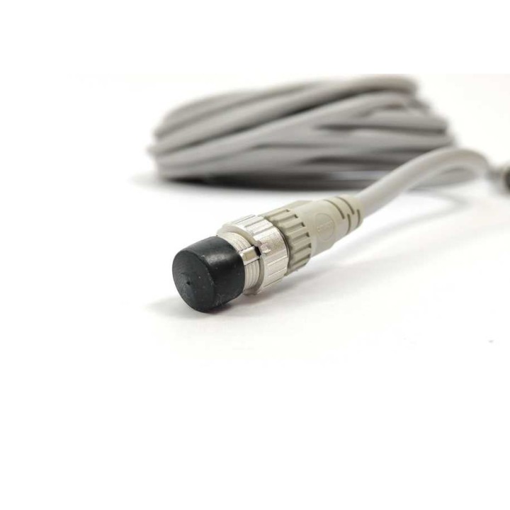 OMRON XS5W-D421-J81-F