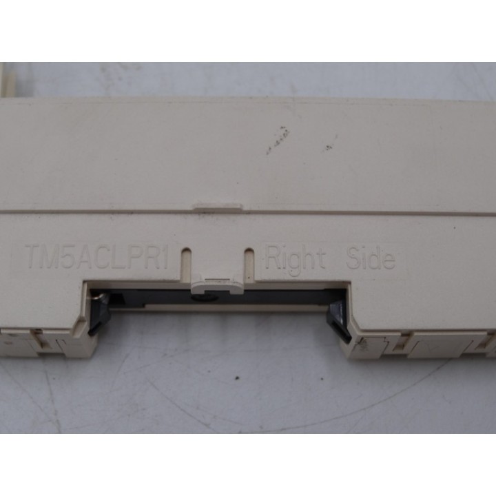 SCHNEIDER ELECTRIC  Schneider Electric Modicon TM5ACBM11 + TM5ACLPR1 Right Side