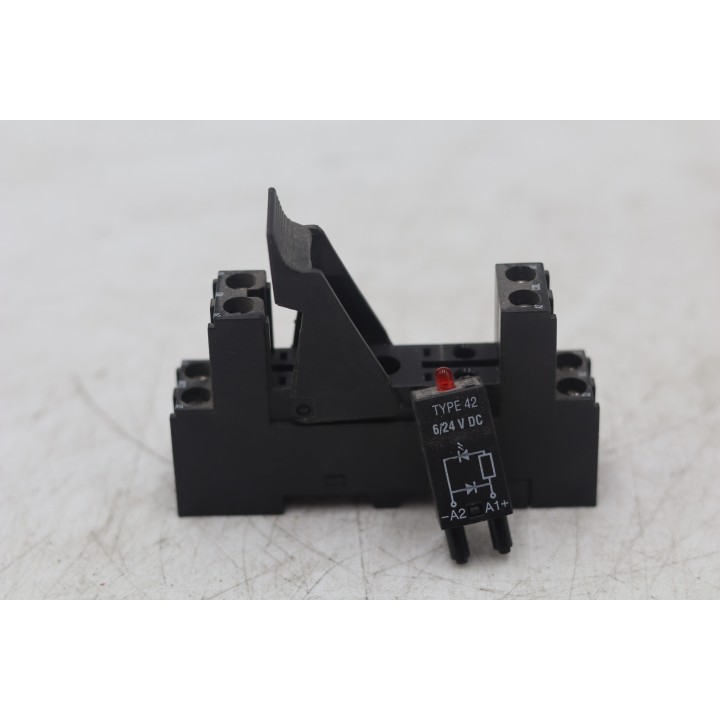 Inny Moduł Type 42 + Gniazdo ES50  E113714