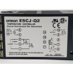 OMRON E5CJ-Q2