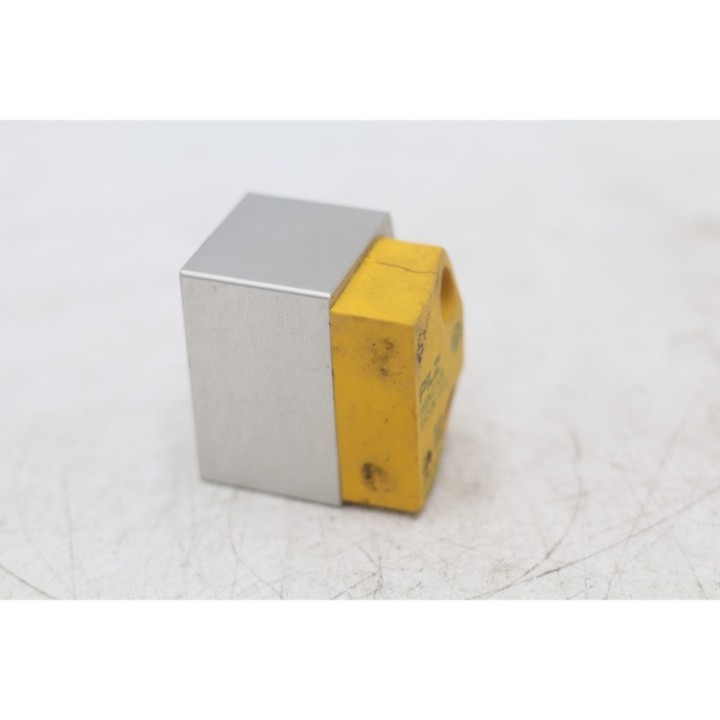 PILZ Pilz PSEN 2.1-20 522120 V1.0 with aluminum block.
