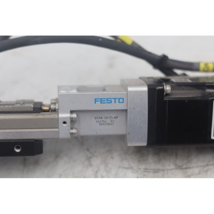 Yaskawa Electric Yaskawa Electric SGM7J-01A7A6C + Festo EGSK-20-25-6P