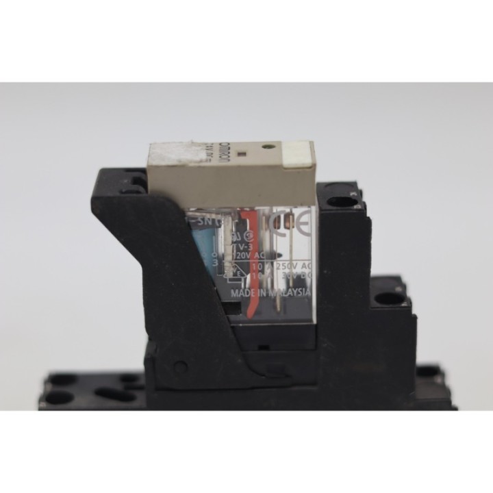 Omron Omron G2R-1-SN  S  + gniazdo P2RF-05-ESS