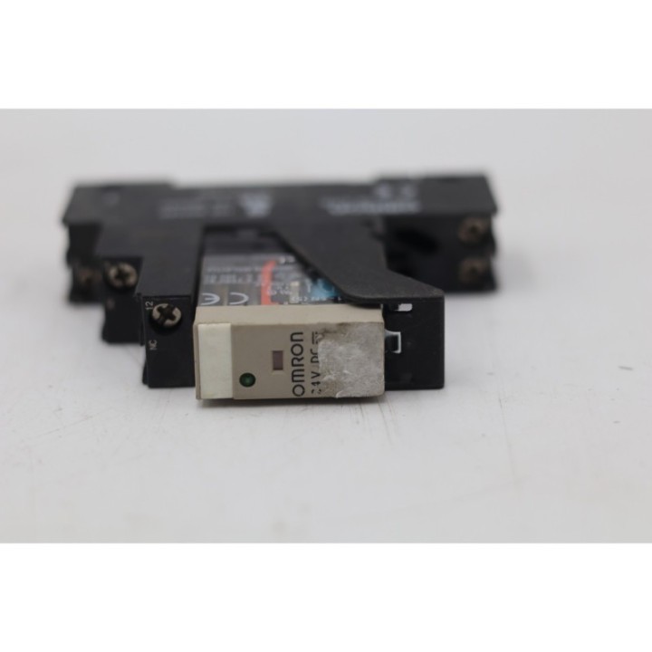 Omron Omron G2R-1-SN  S  + gniazdo P2RF-05-ESS