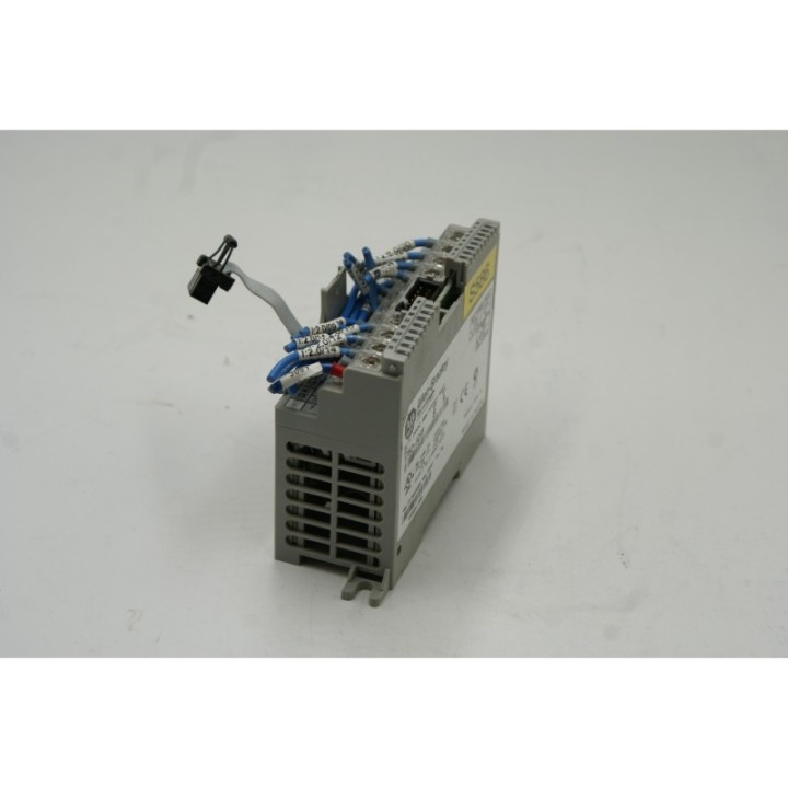 Allen-Bradley Allen Bradley MicroLogix 1762-IQ16 B A