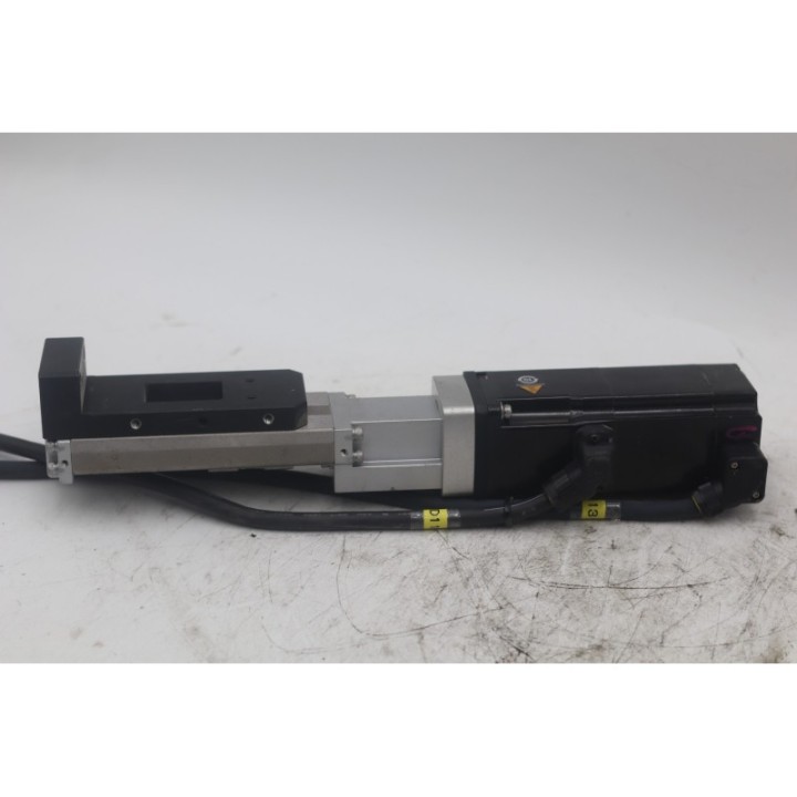 Yaskawa Electric Yaskawa Electric SGM7J-01A7A6C + Festo EGSK-20-25-6P