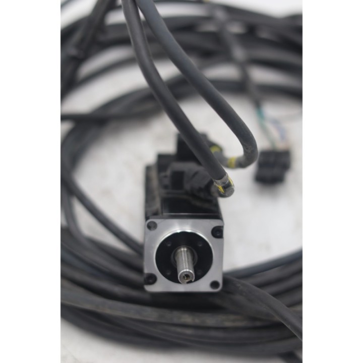 Yaskawa Electric Yaskawa Electric SGM7J-01A7A6C + Kabel JZSP-C7M14F-07-E