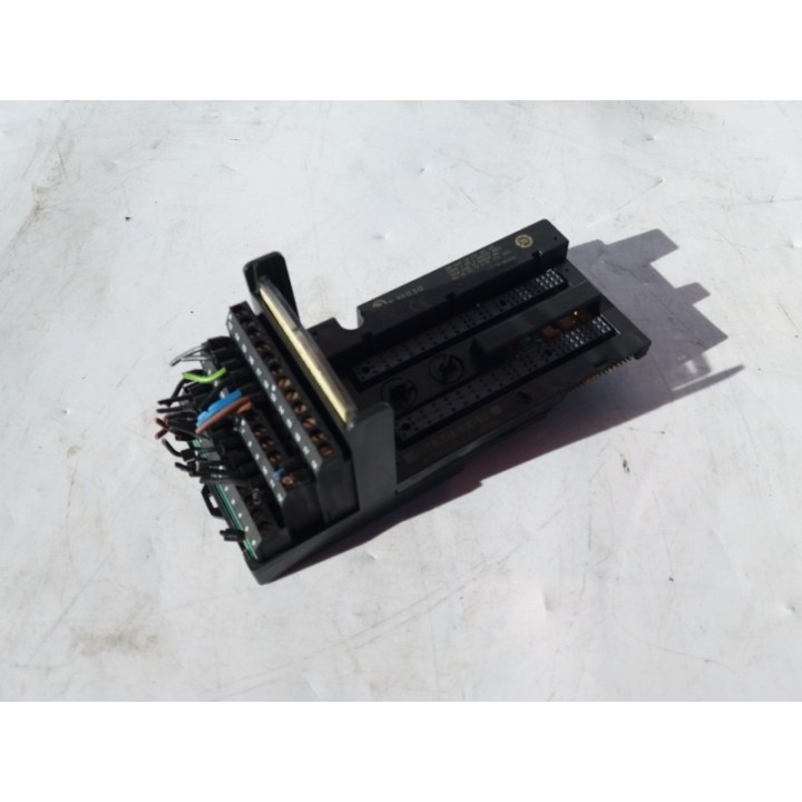 FANUC GE Fanuc Seria VersaMax IC200CHS022J - uszkodzony