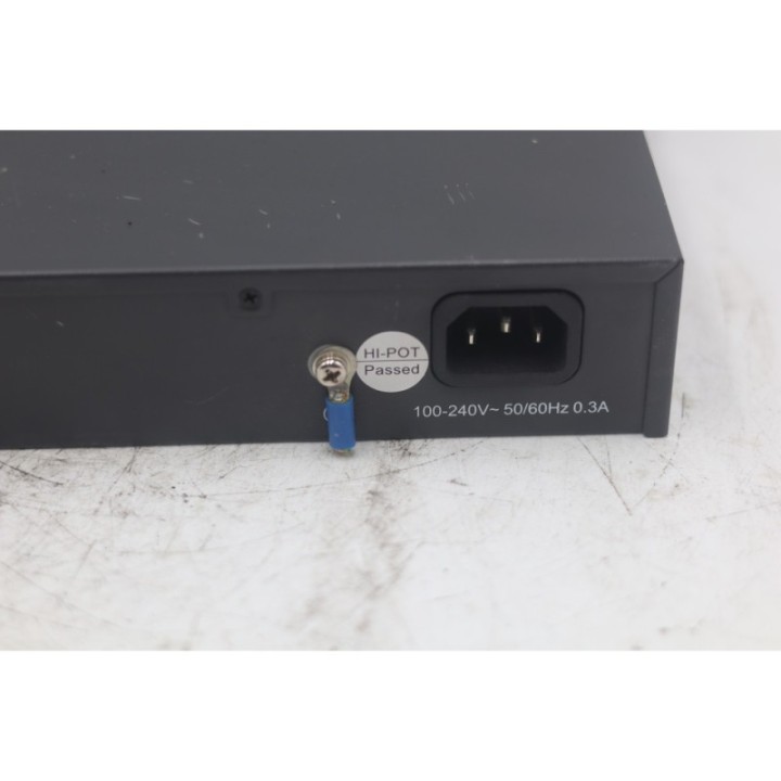 TP-Link Systems TP-LINK TL-SF1016DS  16-Port 10-100Mbps Switch