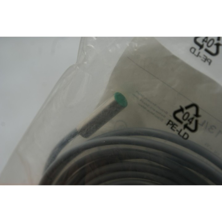 Baumer BAUMER IFRM 06P1713/L Inductive sensor