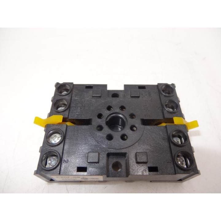 Omron Omron P2CF-08-E 250V AC