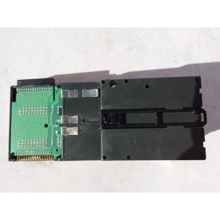 FANUC GE Fanuc Seria VersaMax IC200CHS022J - uszkodzony