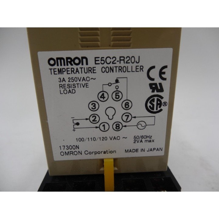 Omron Zestaw Omron E5C2-R20J +P2CF-08
