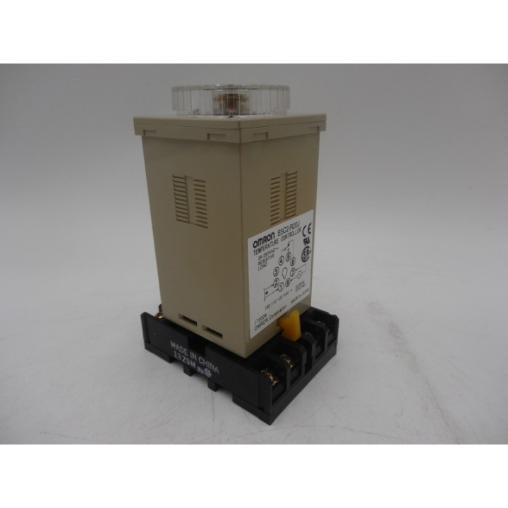 Omron Zestaw Omron E5C2-R20J +P2CF-08