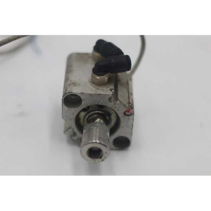 SMC SMC CDQ2B20-5DCMZ + D-A93