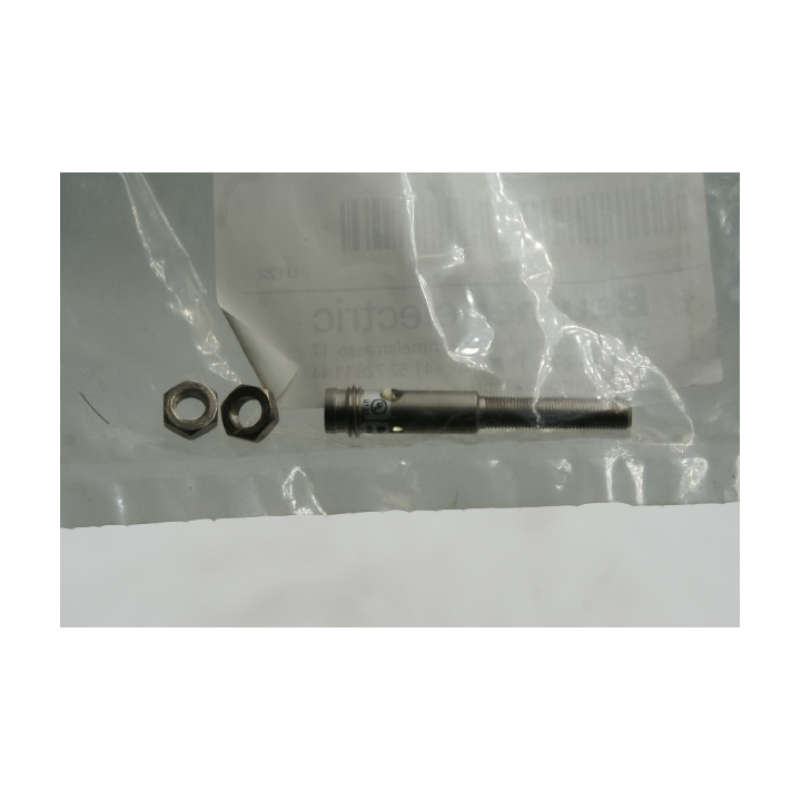 Baumer BAUMER IFRM 05P15A1/S35L Inductive sensor