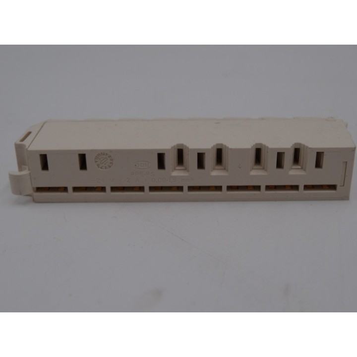 SCHNEIDER ELECTRIC  Schneider Electric TM5ACTB16