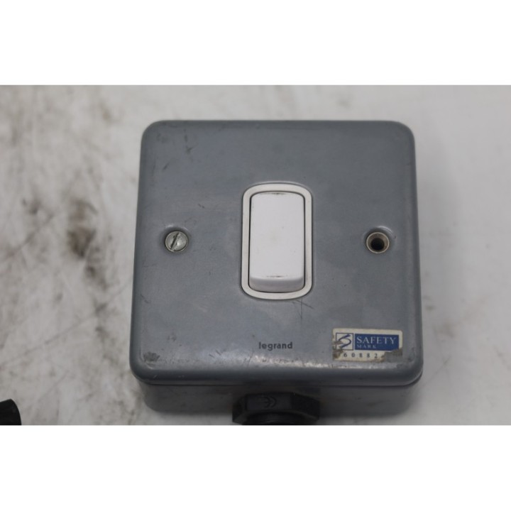 Legrand Legrand 7364 00 + Budvill  400V  IP54