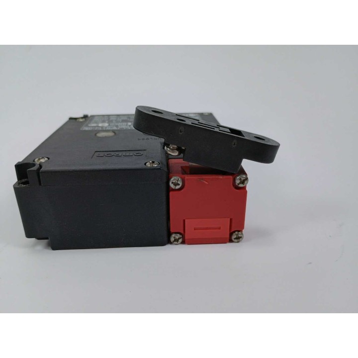 OMRON Corporation D4NL-1CFG-B