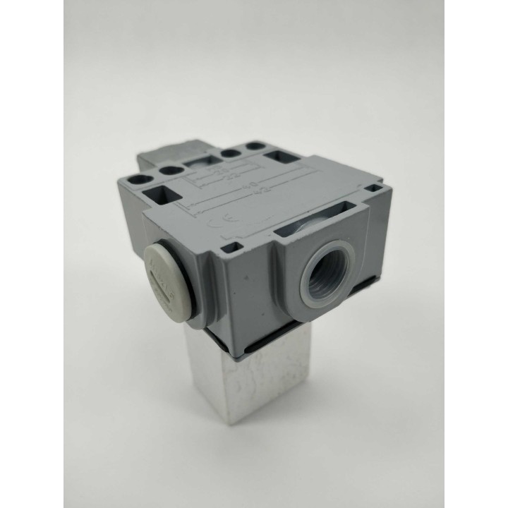 GIOVENZANA Int.B.V. FA338Z11