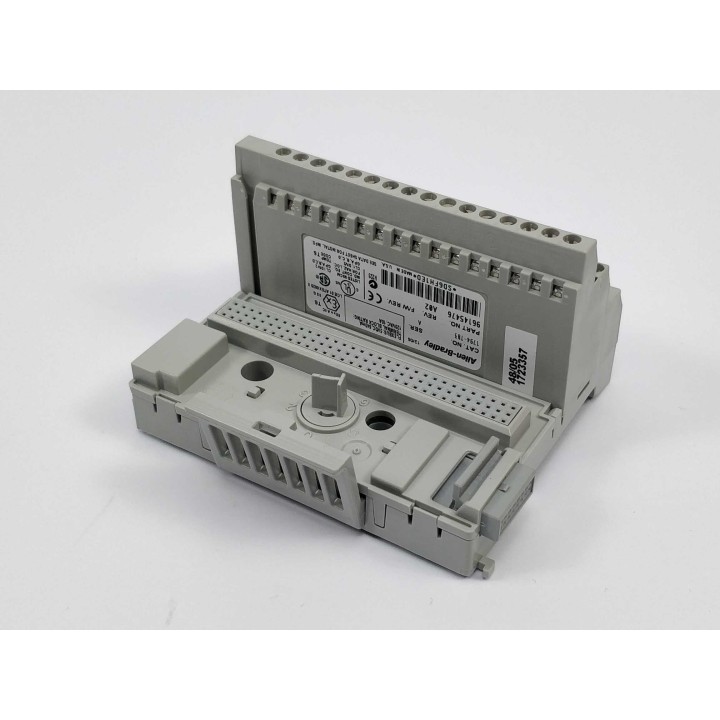 Allen-Bradley 1794-OB16P