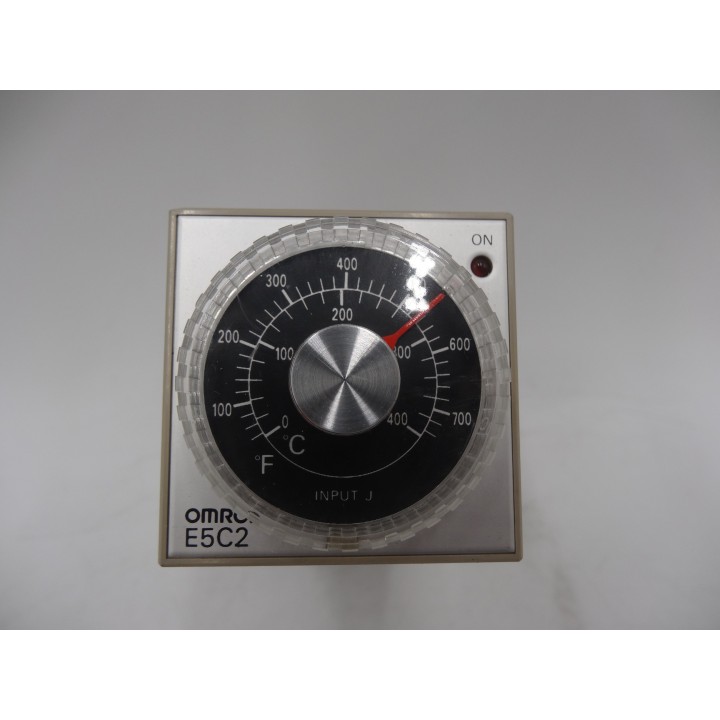 Omron E5C2-R20J +P2CF-08
