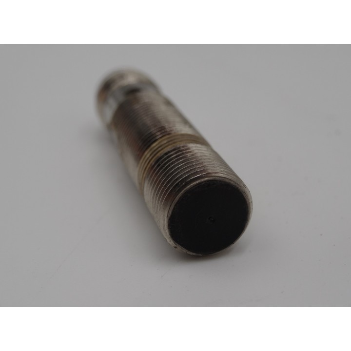 Omron E2A-M12KS04-M1-B2