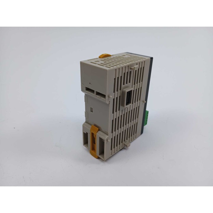OMRON CPM2C-MAD11