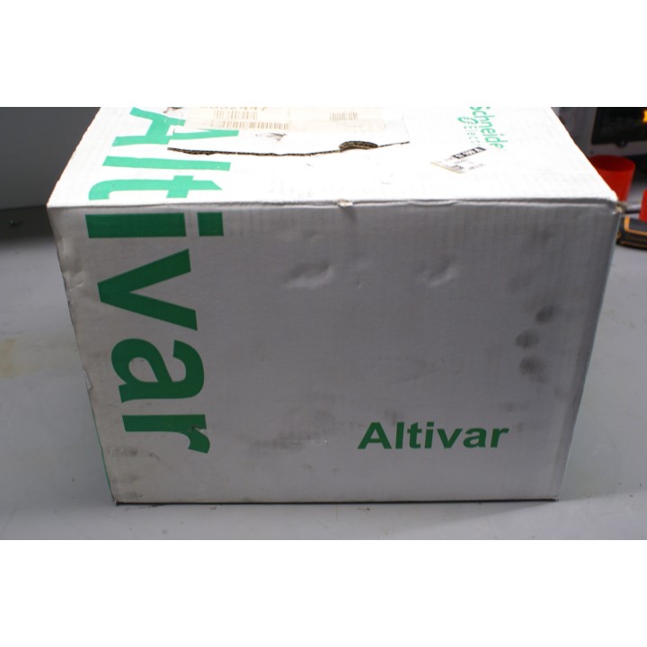 SCHNEIDER ELECTRIC ATV71HU40N4