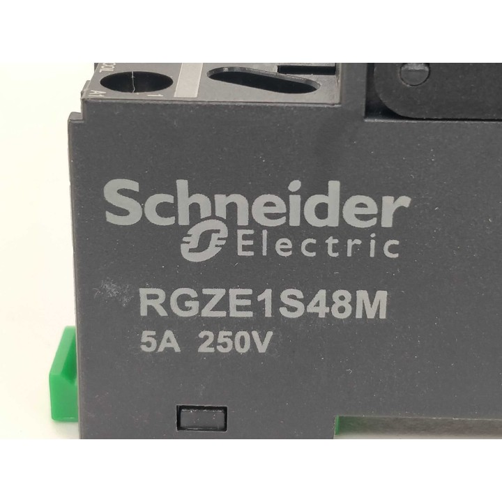 Schneider Electric Relay RXG22BD + support RGZE1S48M
