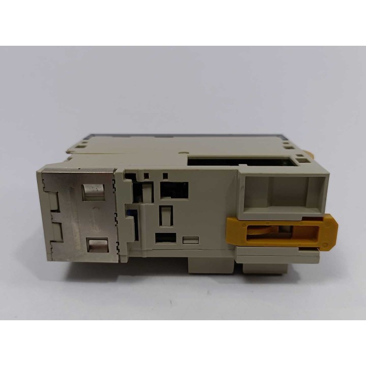 OMRON CJ1W-DA08C