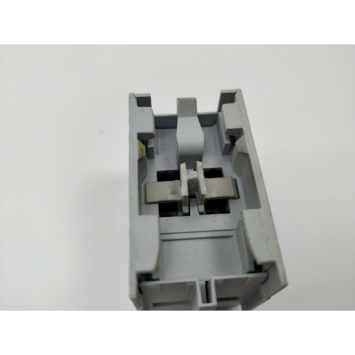 AB 100-F