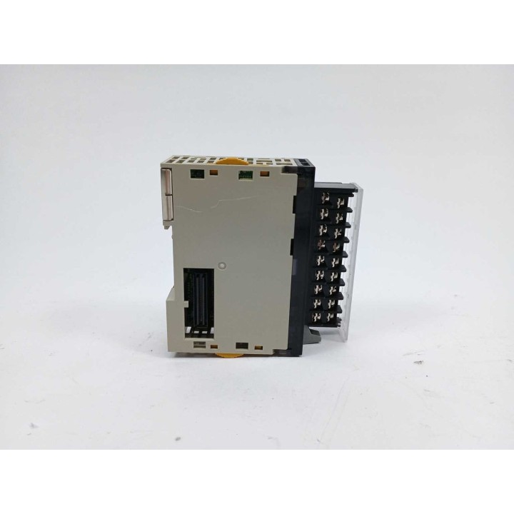 OMRON CJ1W-OC211