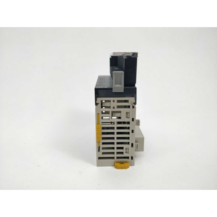 OMRON CJ1W-OC201